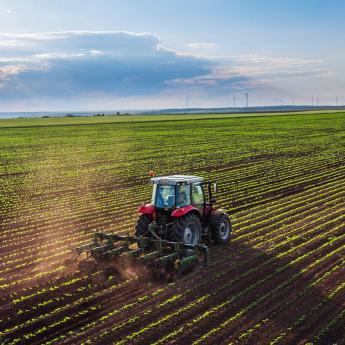 Tractor op het veld
