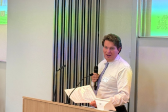 Professor Spanoghe tijdens een EU-FarmBook Press Event in Bonn in september 2025.
