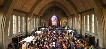 streekproducten markt in de kerk van Beke